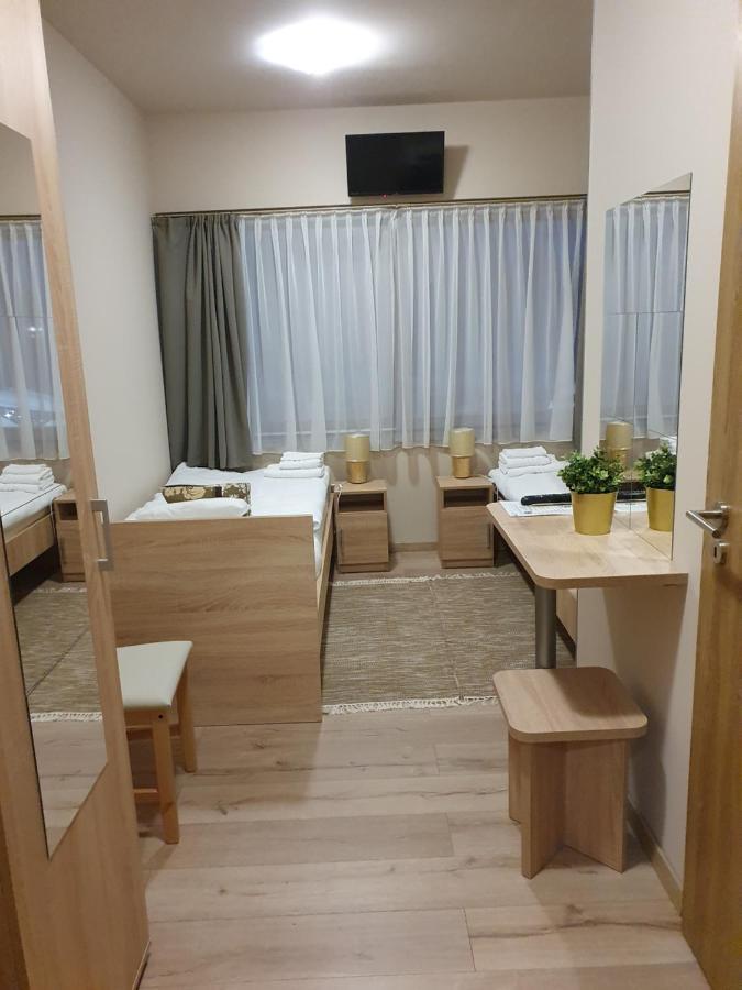 Újhartyán Platina Panzio*** Bed & Breakfast エクステリア 写真