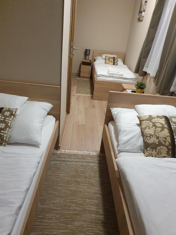 Újhartyán Platina Panzio*** Bed & Breakfast エクステリア 写真