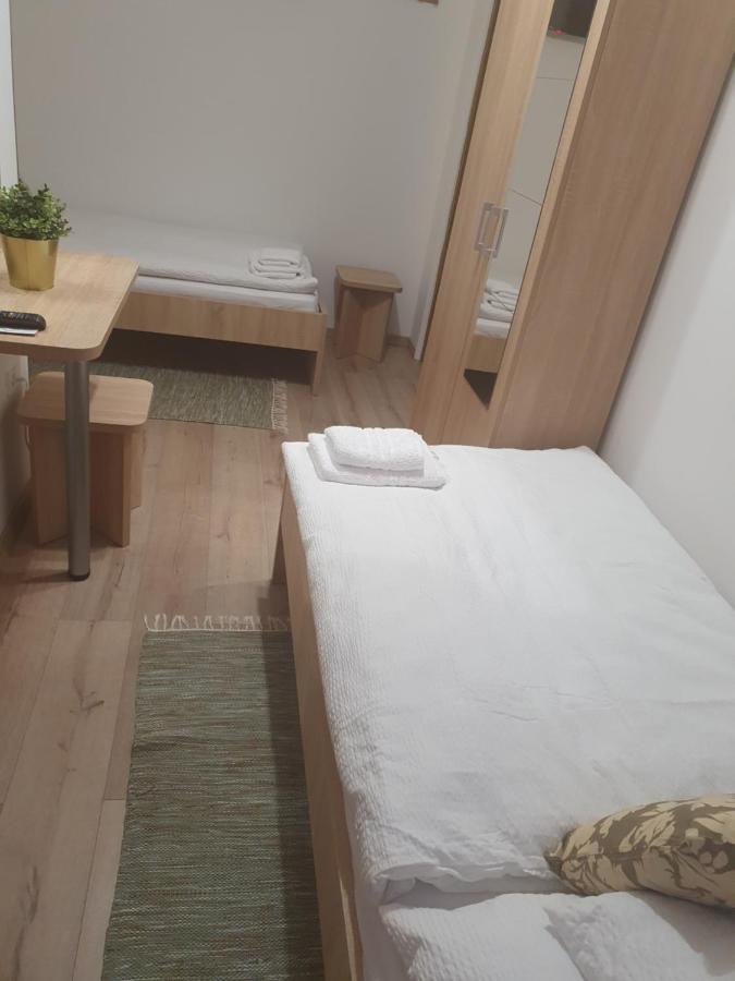 Újhartyán Platina Panzio*** Bed & Breakfast エクステリア 写真