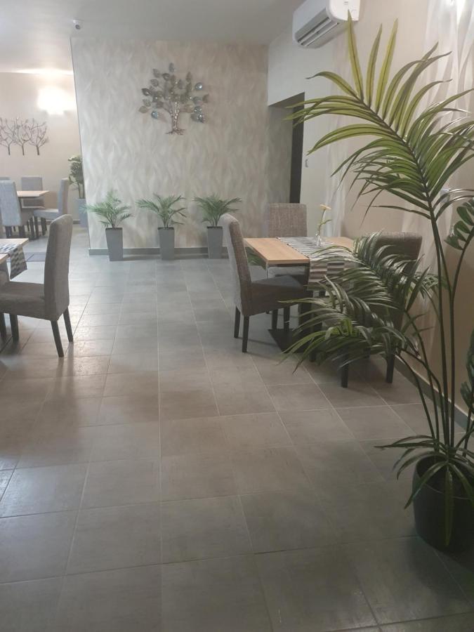 Újhartyán Platina Panzio*** Bed & Breakfast エクステリア 写真